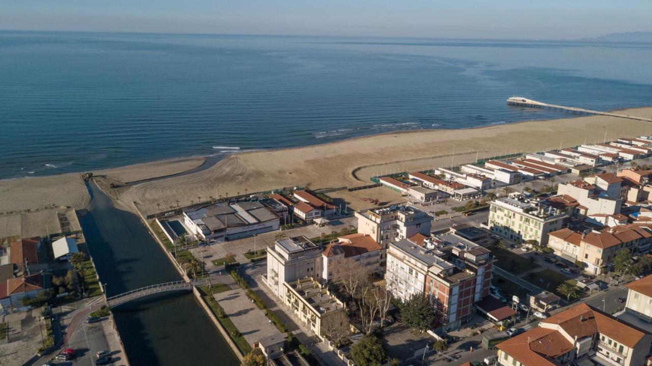 "Libeccio Apartment" Con Garage Privato Лідо-ді-Камайоре Екстер'єр фото